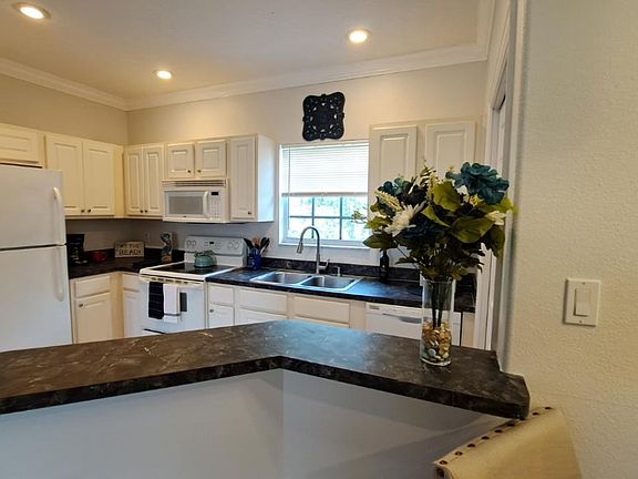 Fully Furnished Kitchen