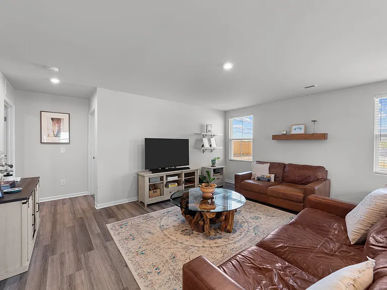 45 Florentine Ct — Photo 10