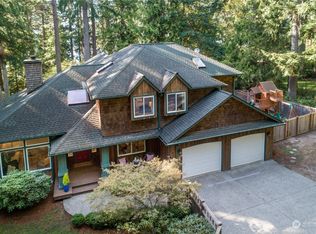 9330 Olympus Beach Rd NE, Bainbridge Island, WA 98110