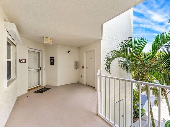 3rd image of 8931 Lake Dr #C-206