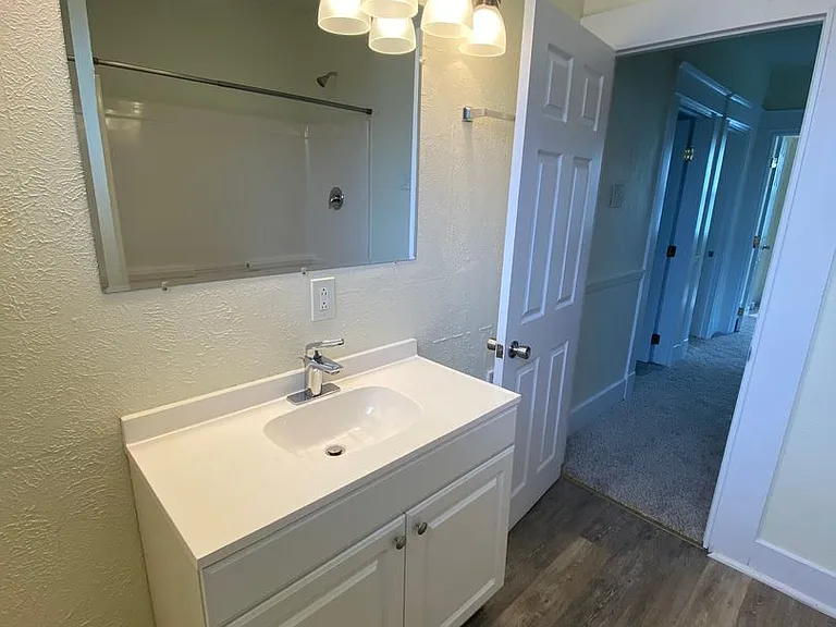410 Parkwood Rd — Photo 16