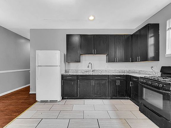 4th image of 6667 S Michigan Ave #3