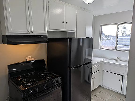 2nd image of 5847 Denver Ave APT 4
