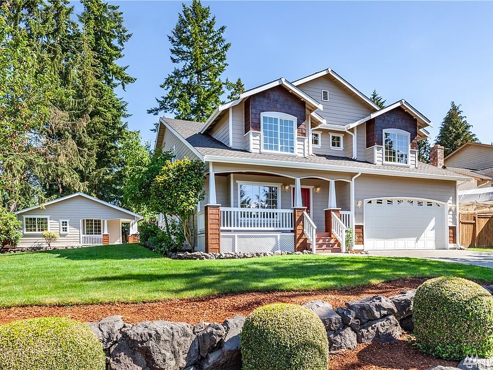 Beautifully updated home with community access to Pipe Lake & Lake Lucerne