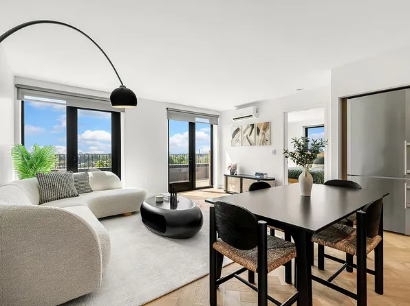 22-54 46th St #803, Astoria, NY 11105