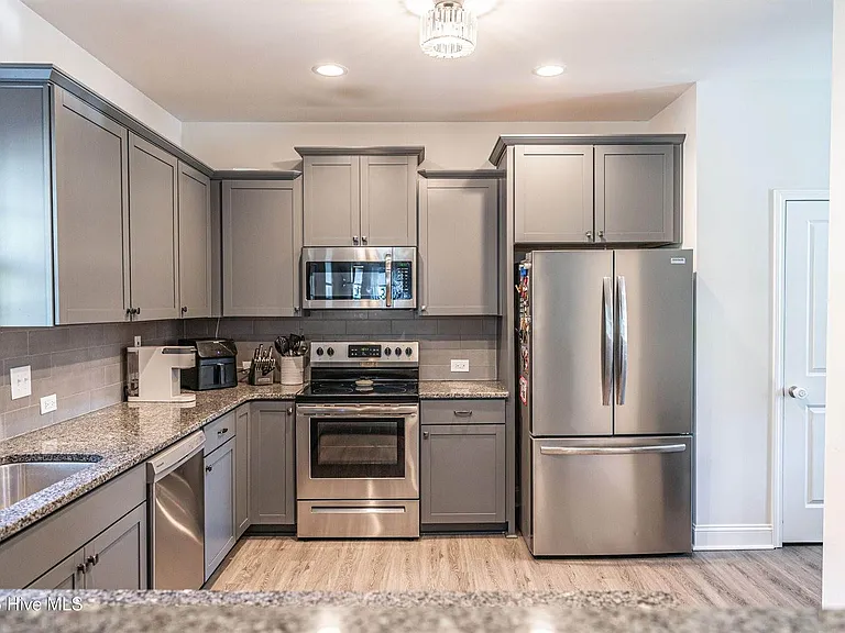 104 Sierra Dr — Photo 10