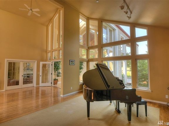 3rd image of 7840 Holiday Valley Dr NW