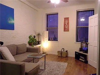 Rented by R New York