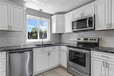 122 Baldwin Dr