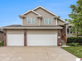 7935 Renatta Dr, Lincoln, NE 68516