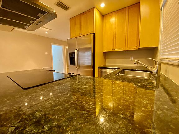 5th image of 306 Bailey Ln