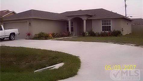 1st image of 1609 SW Cameo Blvd