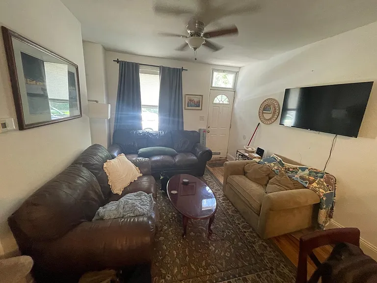 406 Sepviva St — Photo 2