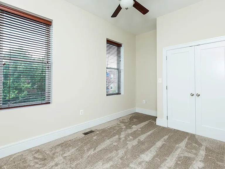 2201 E Fairmount Ave #A — Photo 24
