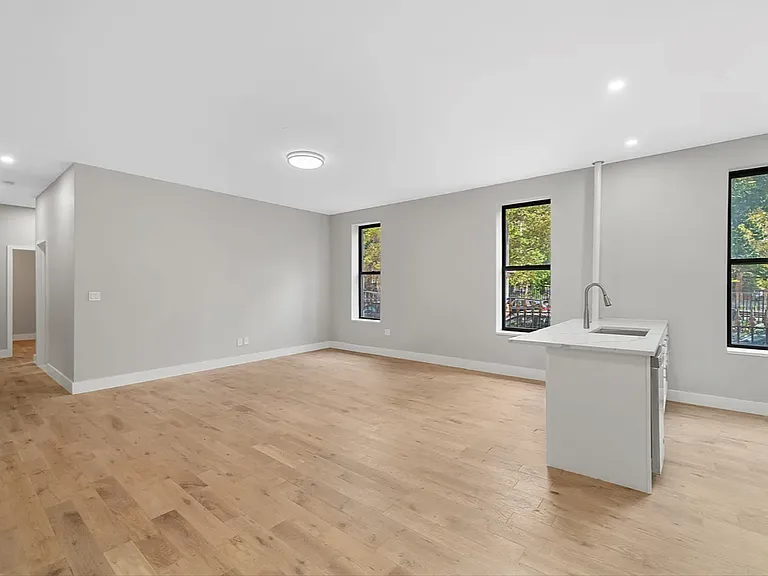 100 W 139th St #7 — Photo 3