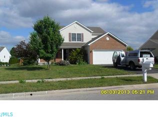 7271 Blue Holly Dr, Lewis Center, OH 43035