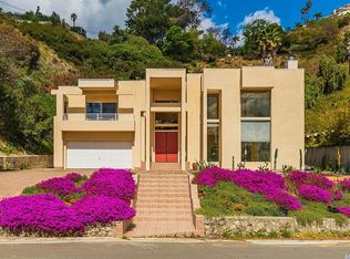 1520 Ridgeview Dr, Glendale, CA 91207