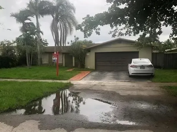 7590 SW 127th Dr, Miami, FL 33183