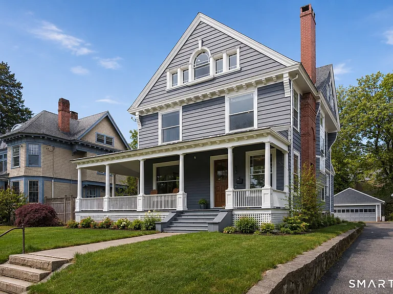 4 Morgan Ave — Photo 2
