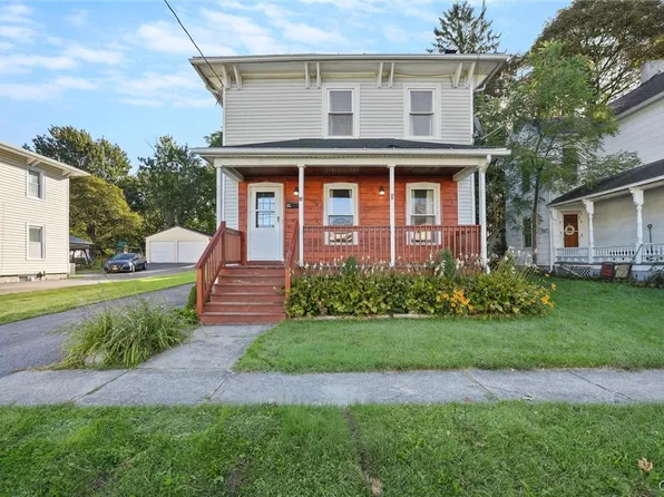 12 Mattie St, Auburn, NY 13021