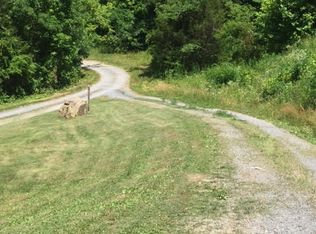 892 Charlie Dalton Ln, Thorn Hill, TN 37881