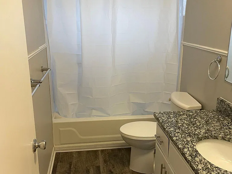 19 E Carroll Dr — Photo 3