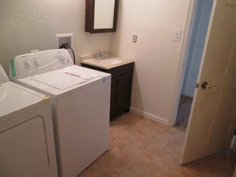 5283 Ilchester Rd — Photo 8