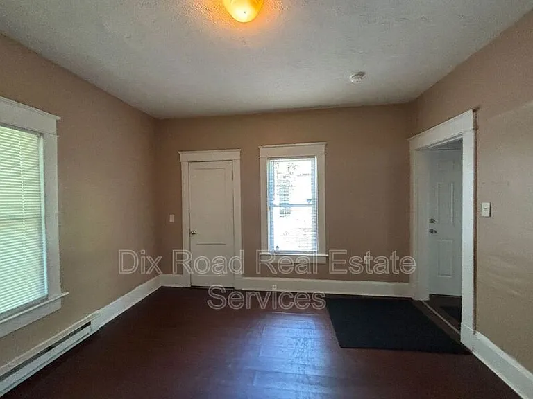 1618 Taylor Ave — Photo 3