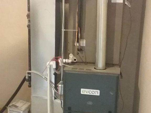 3rd image of 106 1/2 Peabody Pl