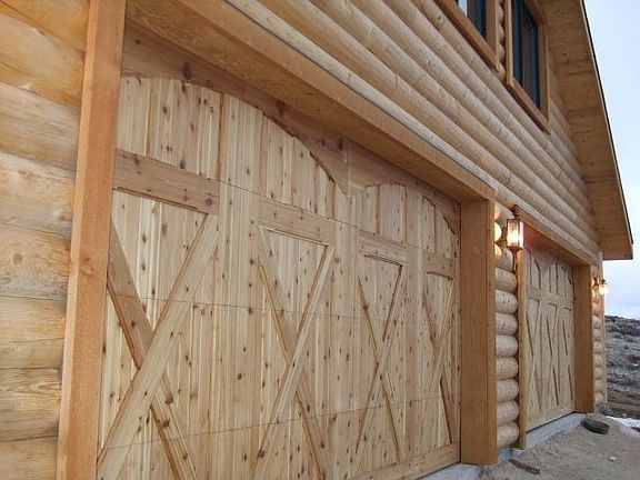 4 car garage with 1 dedroom apt w/kitchen and bath above