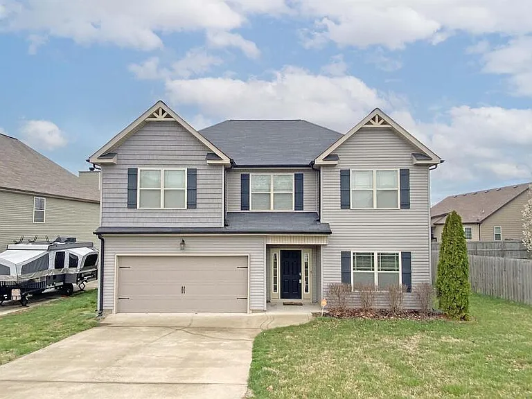 3338 N Henderson Way — Photo 1