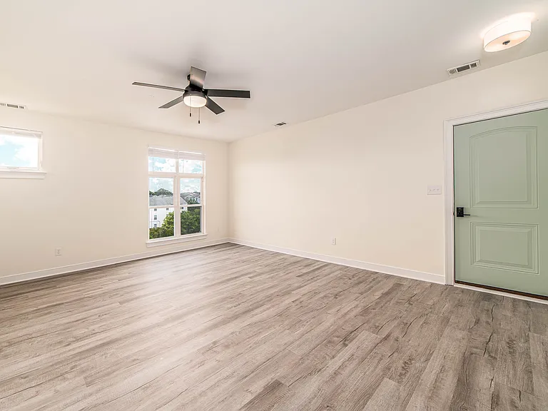 2221 Pretty Lake Ave — Photo 50