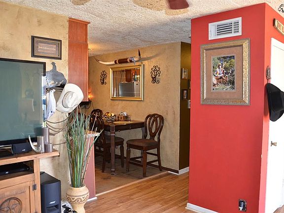 5th image of 1302 Sunnyside Ln