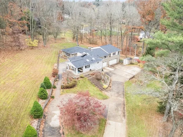 4908 Simmons Cir, Export, PA 15632