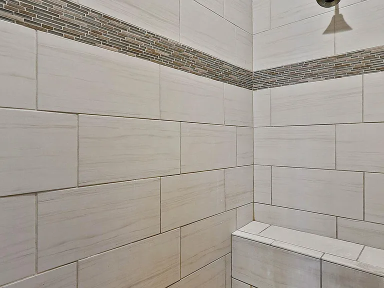 704 Warwickshire Pl — Photo 26