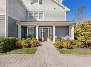 25 Village Green Dr, Southampton, NY 11968
