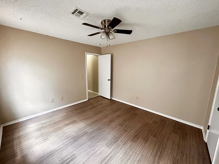 521 Wild Wind Rd — Photo 10