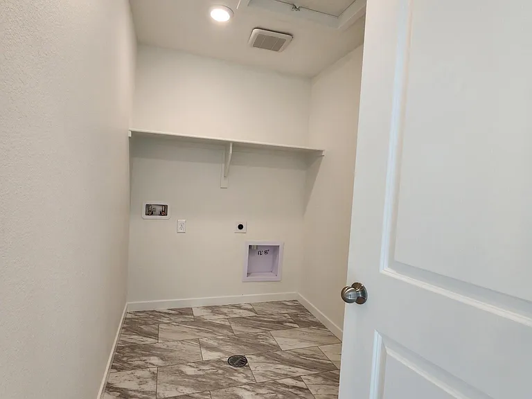 9017 Redfield Ln — Photo 16