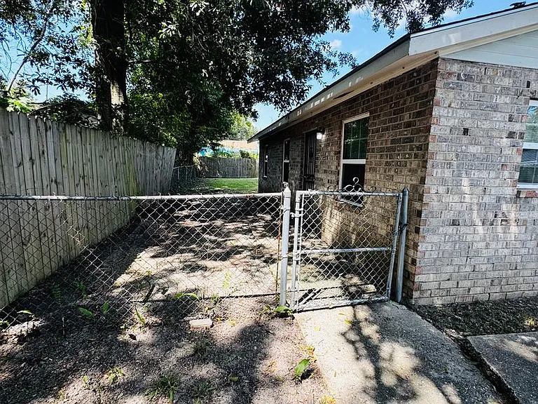3433 Hollywood St — Photo 29