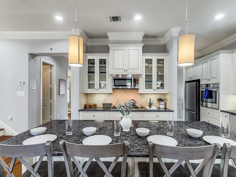 4535 Polk St — Photo 8