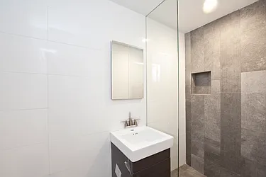 Rented by R New York