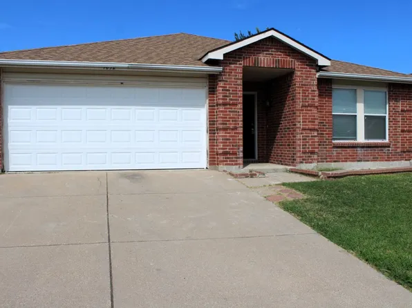 9032 Napa Valley Trl, Fort Worth, TX 76244