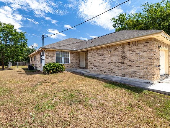 2nd image of 2740 Maple Tree Rd #2740