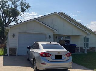 7045 SW Greenview Dr, Topeka, KS 66619