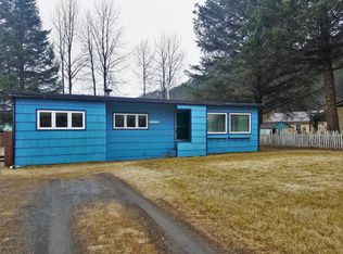 205 Marathon Dr, Seward, AK 99664