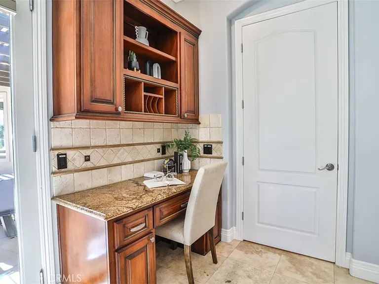 39520 Colleen Way — Photo 44