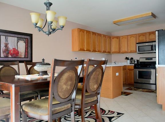 4th image of 419 Kammes Ct #0