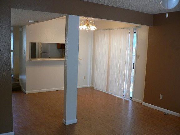 4th image of 6913 Woodhue Dr #A