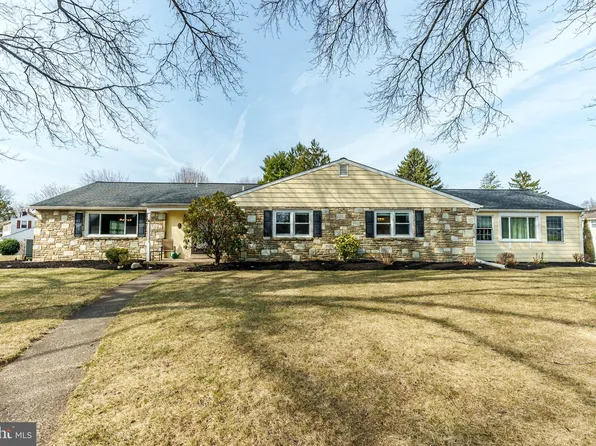 320 Windsor Dr, Churchville, PA 18966