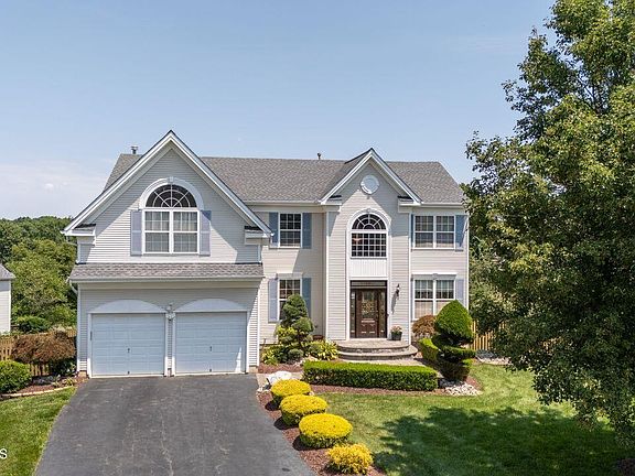4th image of 19 Pecan Valley Drive
